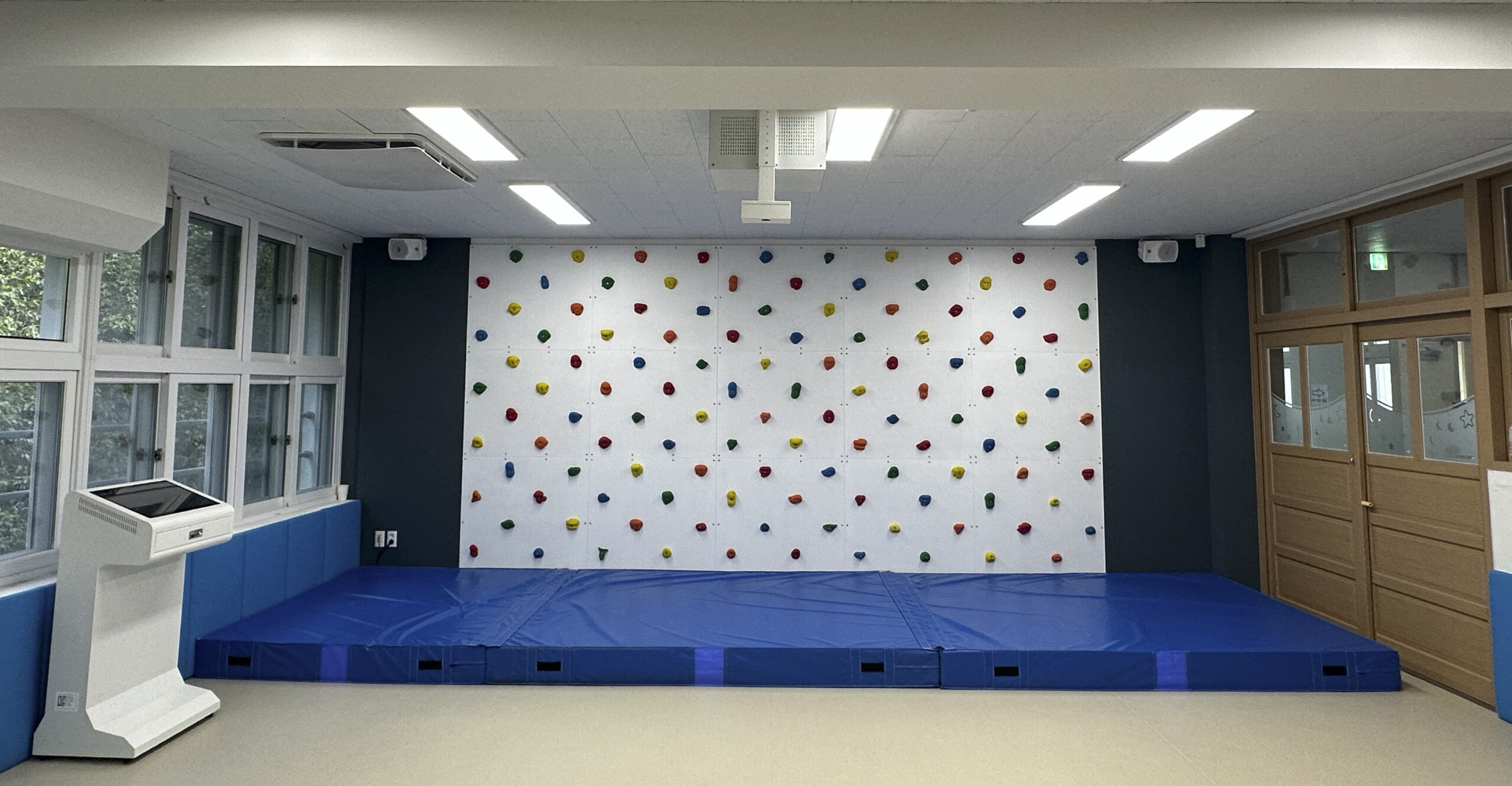 부산 Y초등학교